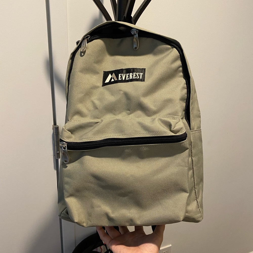 Everest water-resistant backpack